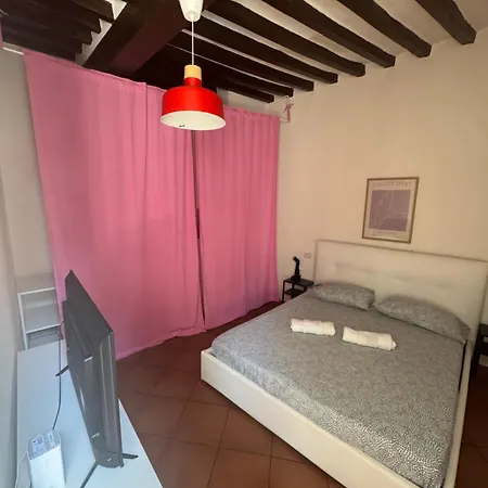 Beautiful Center - Posti Auto Privati Prenotabili Parma